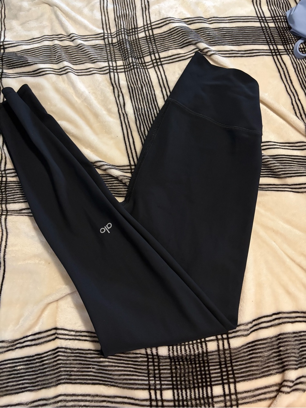 ALO Yoga Kids Black Performance Leggings
